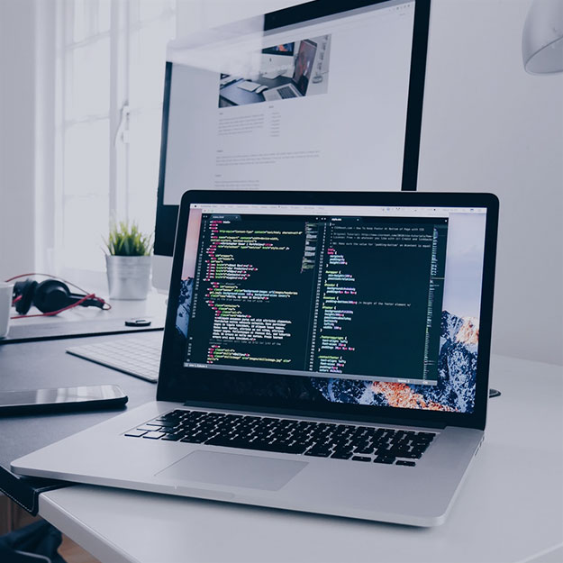 Développement produit, conception logiciel, programmation, IA